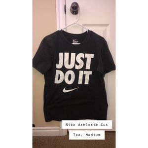 Short Sleeve Gray & White Athletic Nike T-Shirt